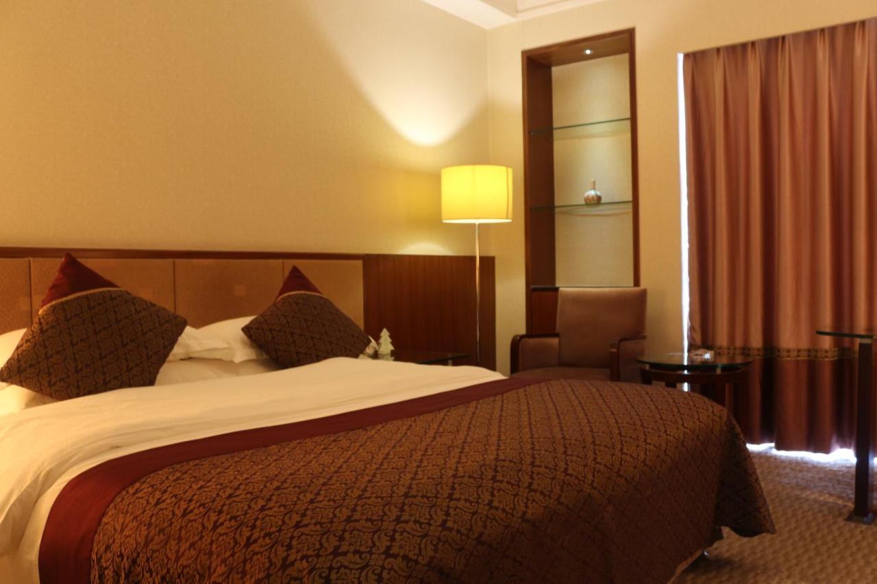 Jinling Jingyuan Plaza Hotell Nanjing  Exteriör bild